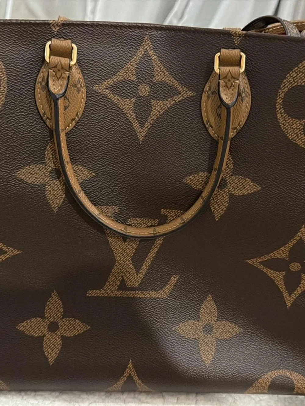 Louis Vuitton Brown Monogram Onthego Tote GM - Picture 14 of 16